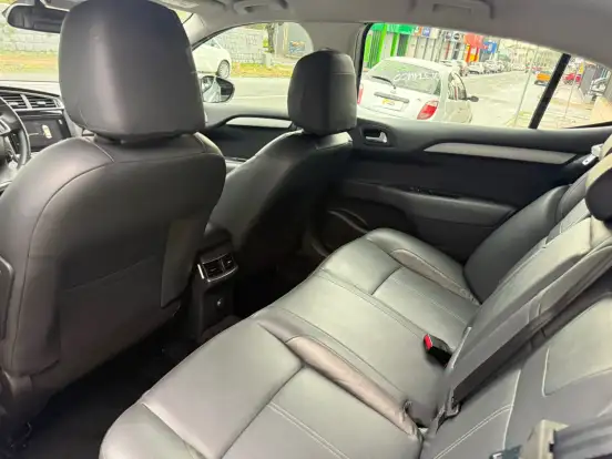 CITROËN-C4 LOUNGE-1.6 THP FLEX FEEL BVA CITROËN-C4 LOUNGE-2018