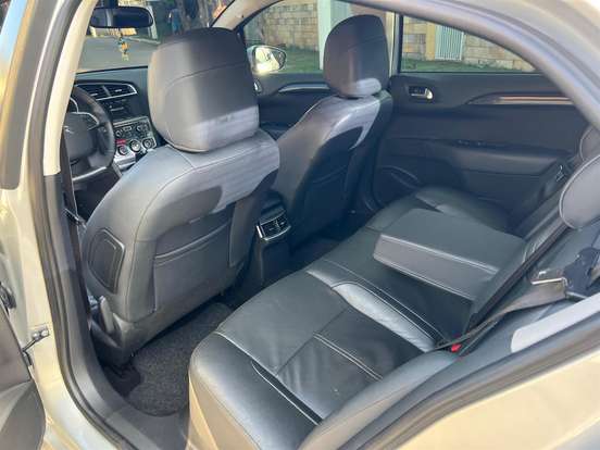 CITROËN-C4 LOUNGE-1.6 EXCLUSIVE 16V TURBO GASOLINA 4P AUTOMÁTICO CITROËN-C4 LOUNGE-2014