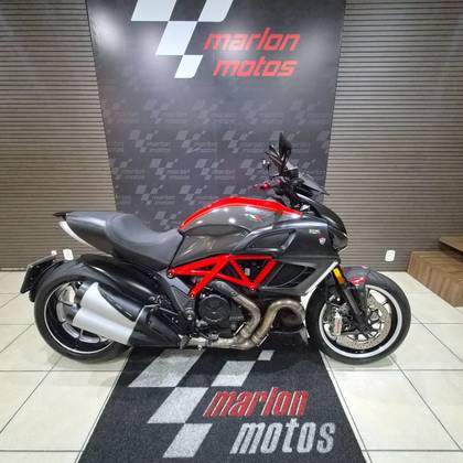 DUCATI DIAVEL CARBON 