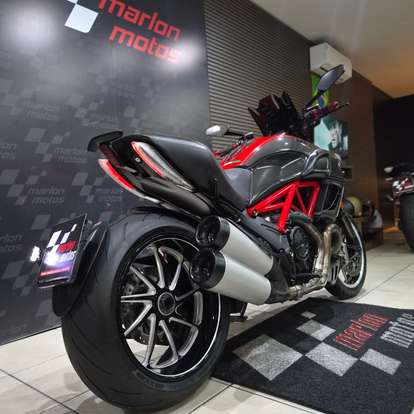 DUCATI-DIAVEL CARBON-2013