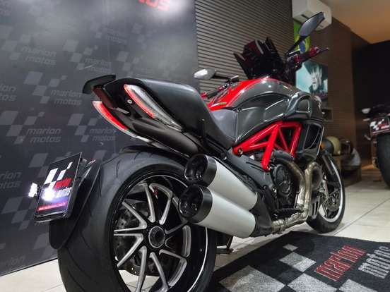 DUCATI-DIAVEL CARBON DUCATI-DIAVEL CARBON-2013