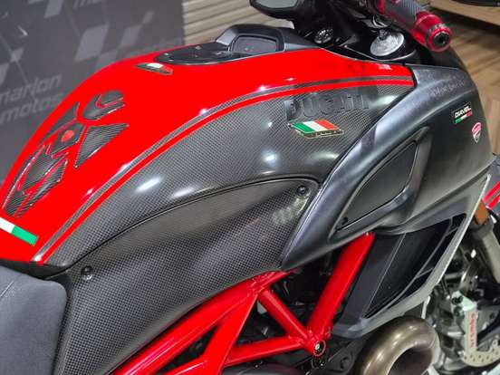 DUCATI-DIAVEL CARBON DUCATI-DIAVEL CARBON-2013