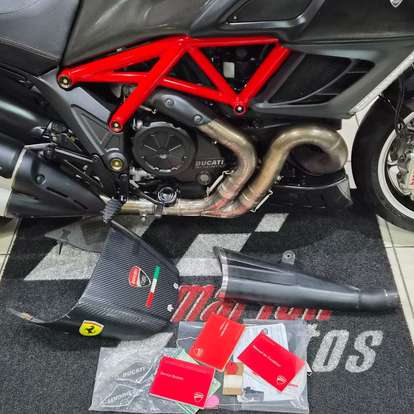 DUCATI-DIAVEL CARBON-2013
