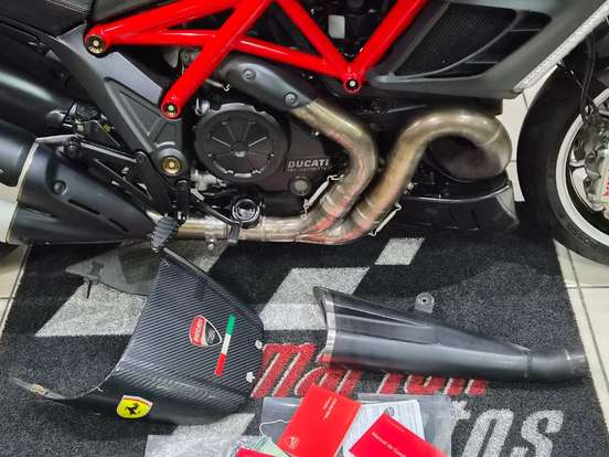 DUCATI-DIAVEL CARBON DUCATI-DIAVEL CARBON-2013