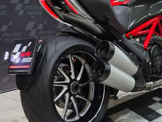 DUCATI-DIAVEL CARBON DUCATI-DIAVEL CARBON-2013