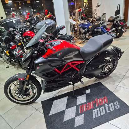 DUCATI-DIAVEL CARBON-2013