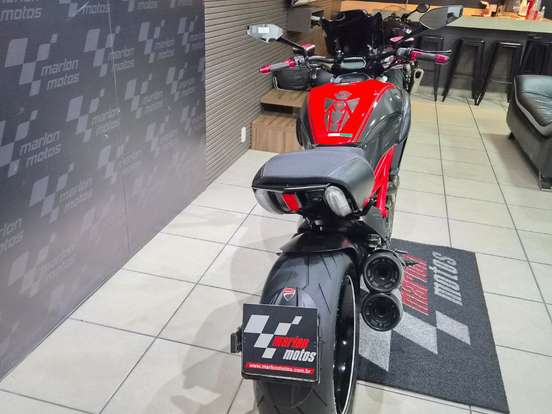 DUCATI-DIAVEL CARBON DUCATI-DIAVEL CARBON-2013