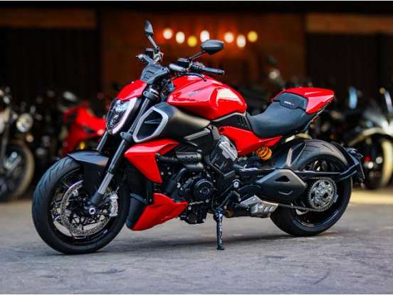 DUCATI-DIAVEL V4-2025