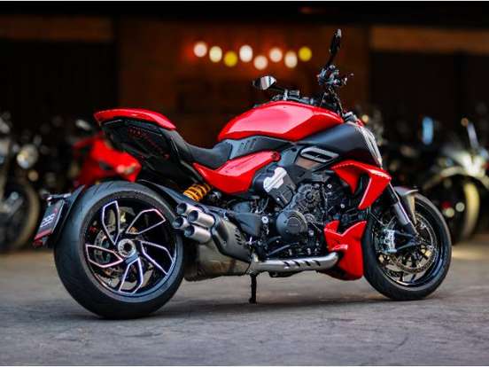 DUCATI-DIAVEL V4-2025
