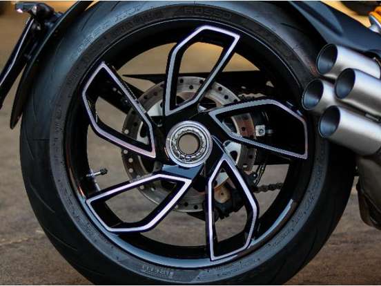 DUCATI-DIAVEL V4-2025