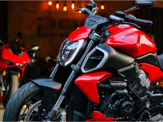 DUCATI-DIAVEL V4-2025