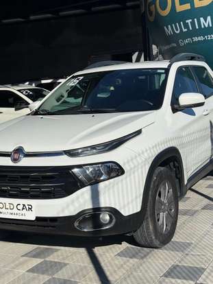 FIAT-TORO-2017