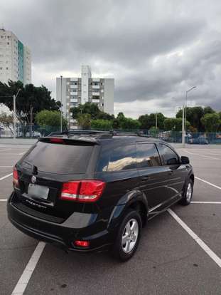 FIAT-FREEMONT-2011