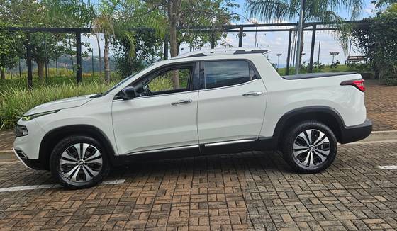 FIAT TORO 2.0 16V TURBO DIESEL VOLCANO 4WD AT9