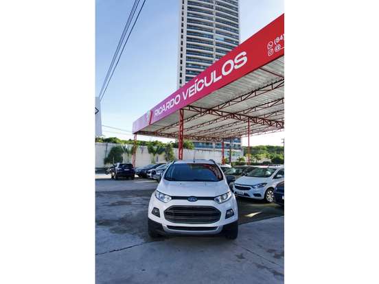 FORD-ECOSPORT-2016
