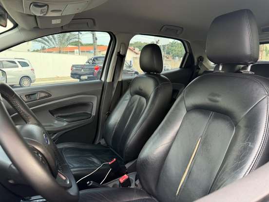 FORD-ECOSPORT-2016