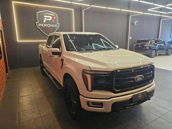 FORD F-150 5.0 V8 GASOLINA CD LARIAT BLACK FX4 AUTOMÁTICO