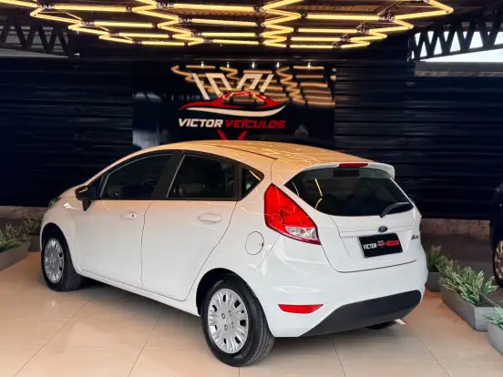 FORD-FIESTA-2015