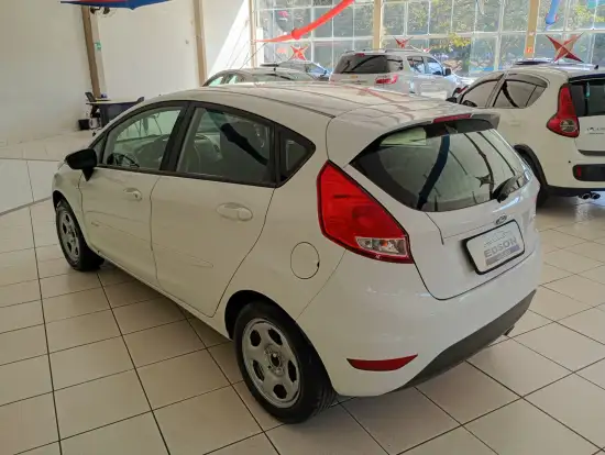 FORD-FIESTA-2015