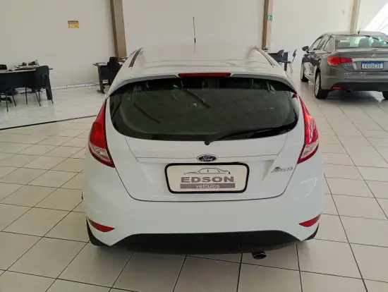 FORD-FIESTA-2015