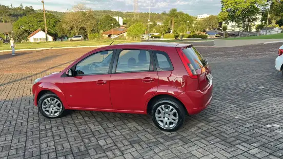 FORD-FIESTA-2014