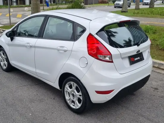 FORD-FIESTA-1.6 SE PLUS HATCH 16V FLEX 4P POWERSHIFT FORD-FIESTA-2017