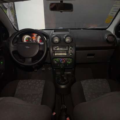 FORD-FIESTA-2010