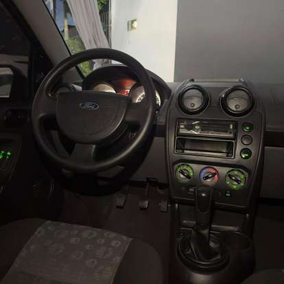 FORD-FIESTA-2010