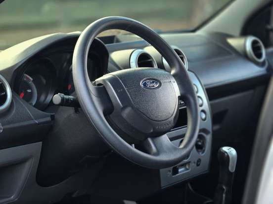 FORD-FIESTA-1.0 ROCAM HATCH 8V FLEX 4P MANUAL FORD-FIESTA-2013