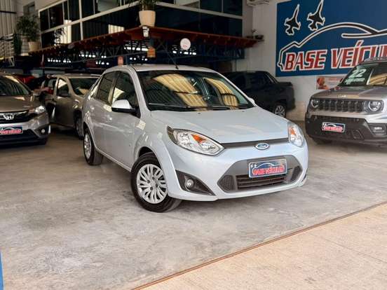 FORD-FIESTA-2014