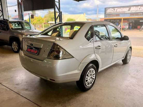 FORD-FIESTA-2014
