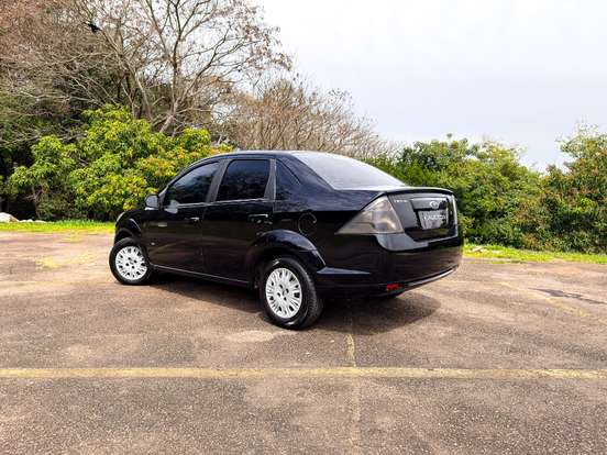 FORD-FIESTA-2014