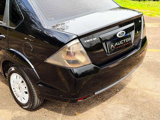 FORD-FIESTA-2014