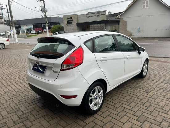 FORD-FIESTA-2014