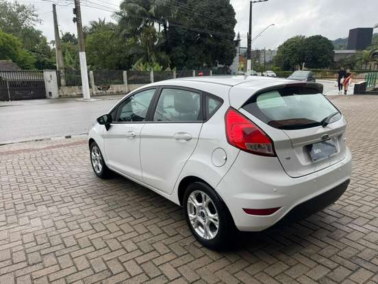 FORD-FIESTA-1.6 SE HATCH 16V FLEX 4P MANUAL FORD-FIESTA-2014