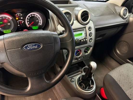 FORD-FIESTA-2013