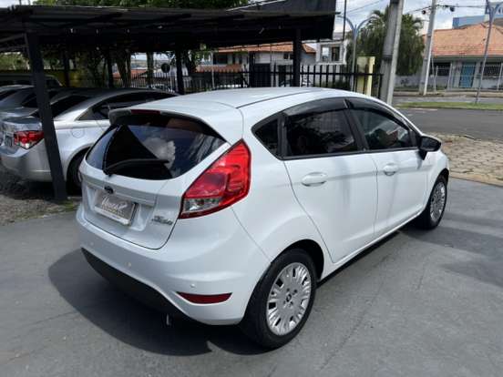 FORD-FIESTA-2016