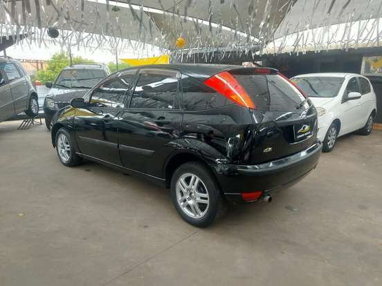 FORD-FOCUS-2004