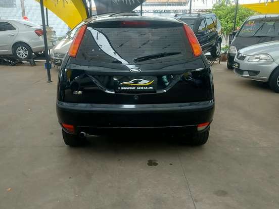 FORD-FOCUS-2004