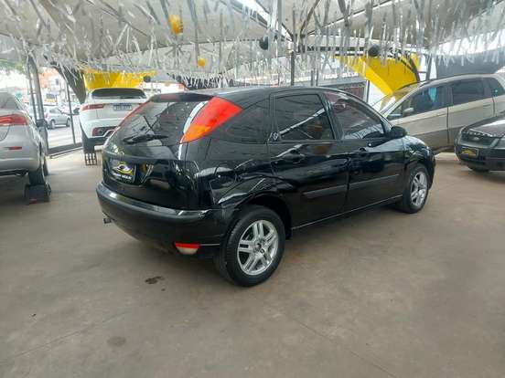 FORD-FOCUS-2004