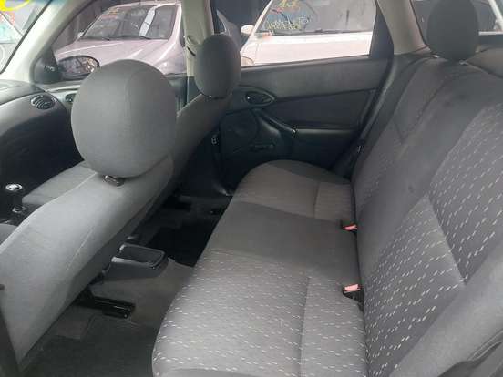 FORD-FOCUS-2004
