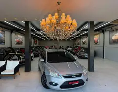 FORD FOCUS 1.6 GLX 8V FLEX 4P MANUAL FORD FOCUS 1.6 GLX 8V FLEX 4P MANUAL