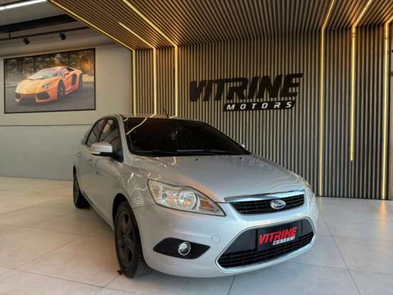 FORD-FOCUS-2011