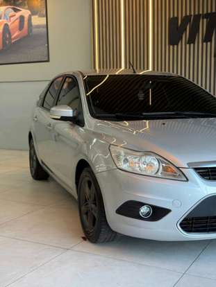 FORD-FOCUS-2011