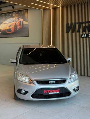 FORD-FOCUS-2011