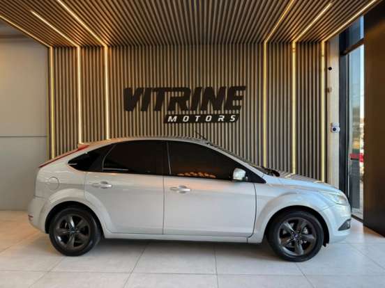 FORD-FOCUS-2011