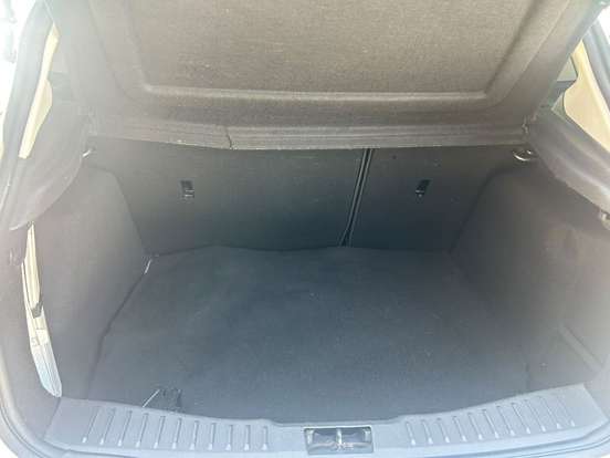 FORD-FOCUS-1.6 SE 16V FLEX 4P POWERSHIFT FORD-FOCUS-2015