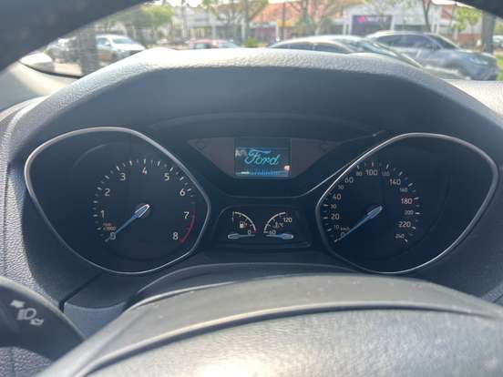 FORD-FOCUS-2015