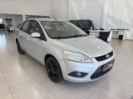 FORD-FOCUS-2.0 FC 16V FLEX 4P AUTOMÁTICO FORD-FOCUS-2011