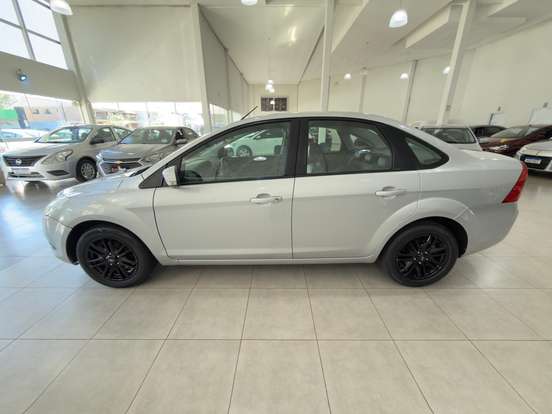 FORD-FOCUS-2011